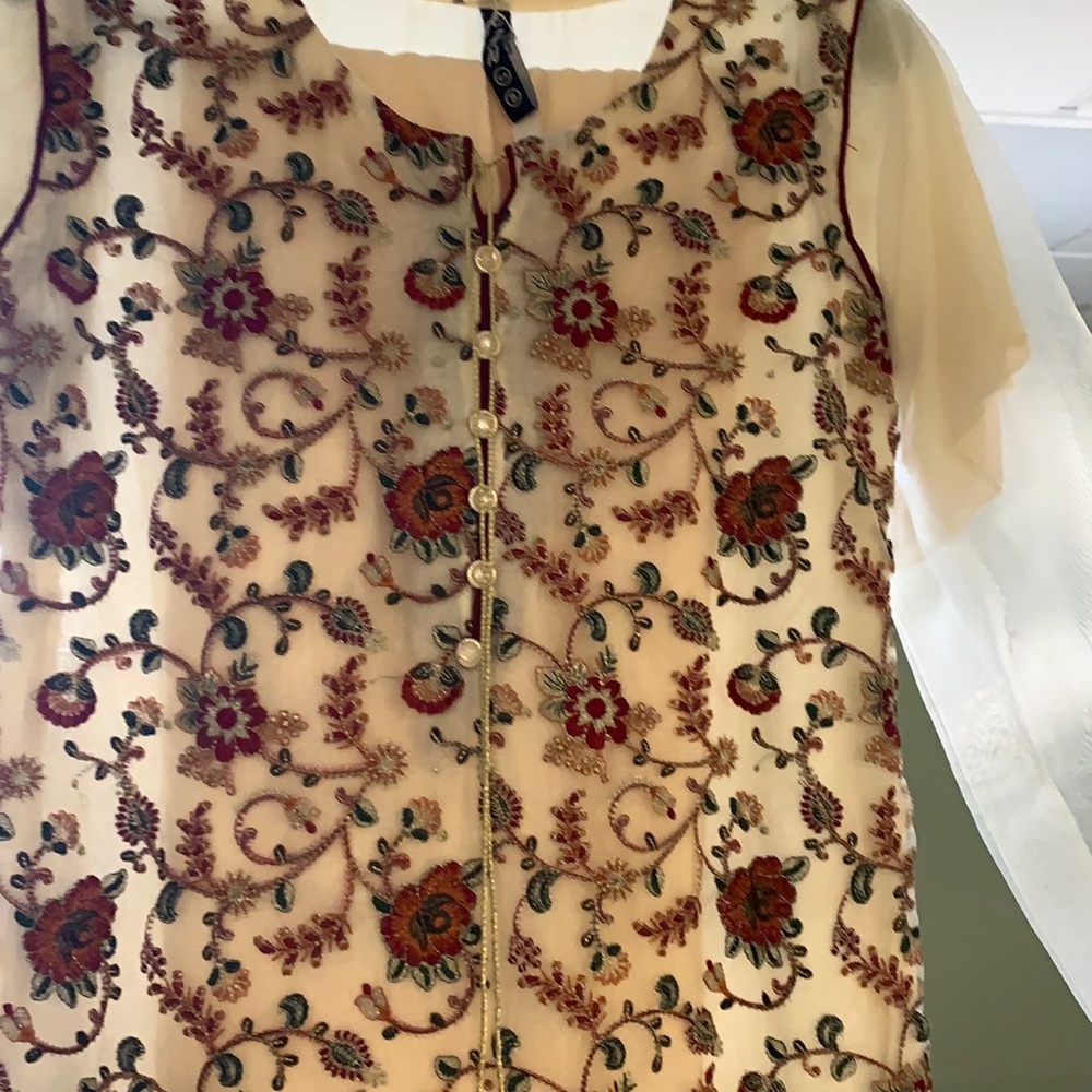 Beautiful oranganza shirt